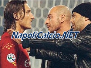 Daniele De Santis alias Gastone, discute con Francesco Totti