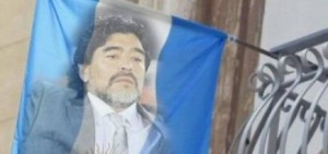 Bandiera dell'Argentina con Maradona