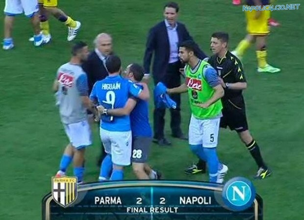 Parma-Napoli, la rabbia di Higuain